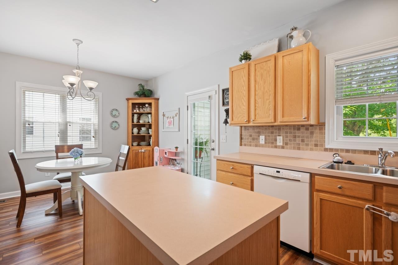 516 East Maple Avenue Holly Springs, NC 27540 - Photo 9 of 30