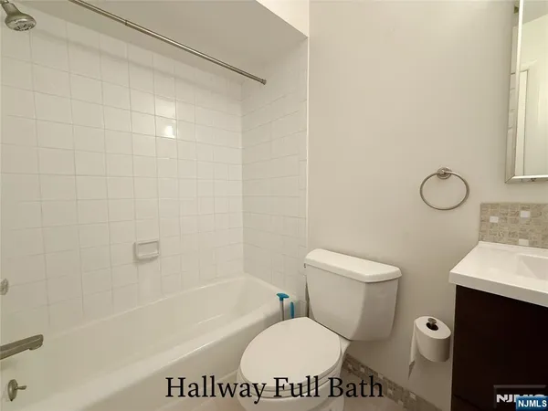 $5,000 | 205 Beech Court, Norwood, NJ 07648