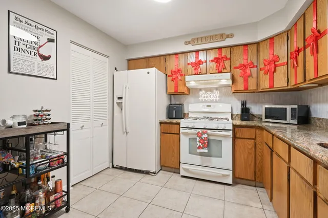 $400,000 | 283 Gloucester Court, Aberdeen, NJ 07747