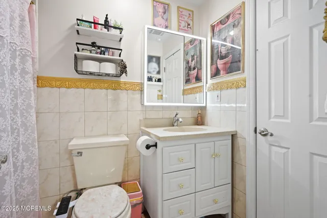 $400,000 | 283 Gloucester Court, Aberdeen, NJ 07747