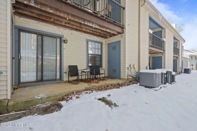 $400,000 | 283 Gloucester Court, Aberdeen, NJ 07747