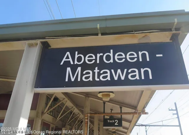 $400,000 | 283 Gloucester Court, Aberdeen, NJ 07747