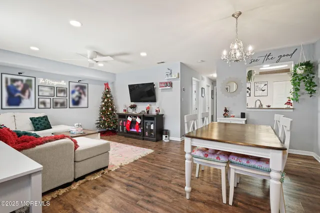 $400,000 | 283 Gloucester Court, Aberdeen, NJ 07747