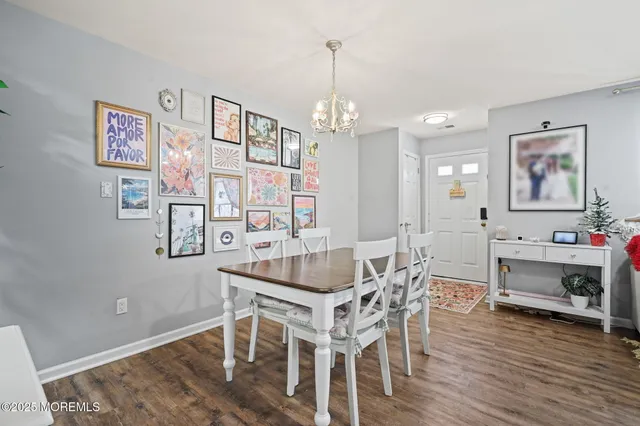 $400,000 | 283 Gloucester Court, Aberdeen, NJ 07747