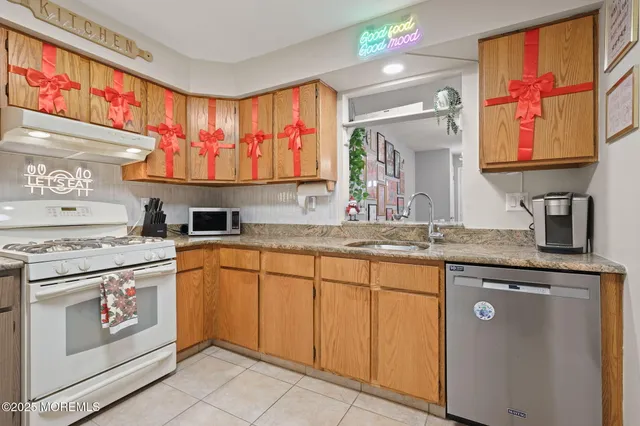 $400,000 | 283 Gloucester Court, Aberdeen, NJ 07747