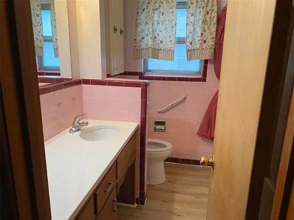 $179,900 | 610 North Joyce Street, Lacy-Lakeview, TX 76705