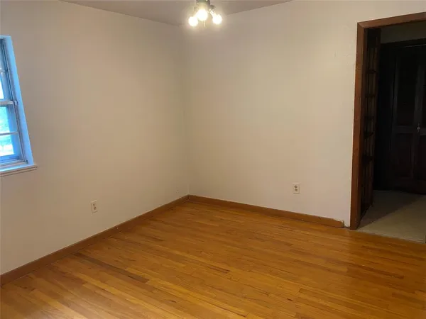 $179,900 | 610 North Joyce Street, Lacy-Lakeview, TX 76705