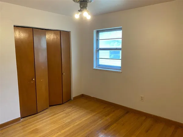 $179,900 | 610 North Joyce Street, Lacy-Lakeview, TX 76705