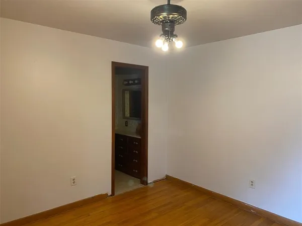 $179,900 | 610 North Joyce Street, Lacy-Lakeview, TX 76705