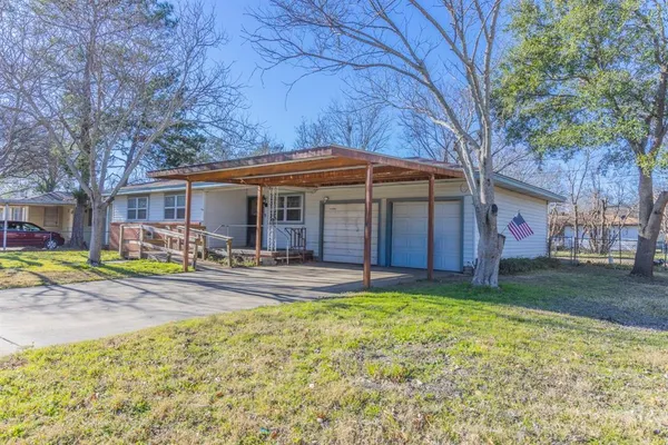 $181,900 | 610 North Joyce Street, Lacy-Lakeview, TX 76705