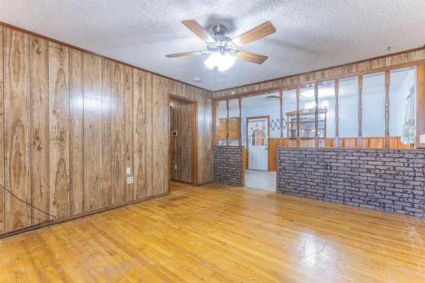 $179,900 | 610 North Joyce Street, Lacy-Lakeview, TX 76705