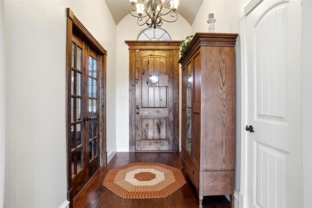 124 Carnes Court Springtown, TX 76082 - Photo 6 of 40 Entry with Barrel Ceiling