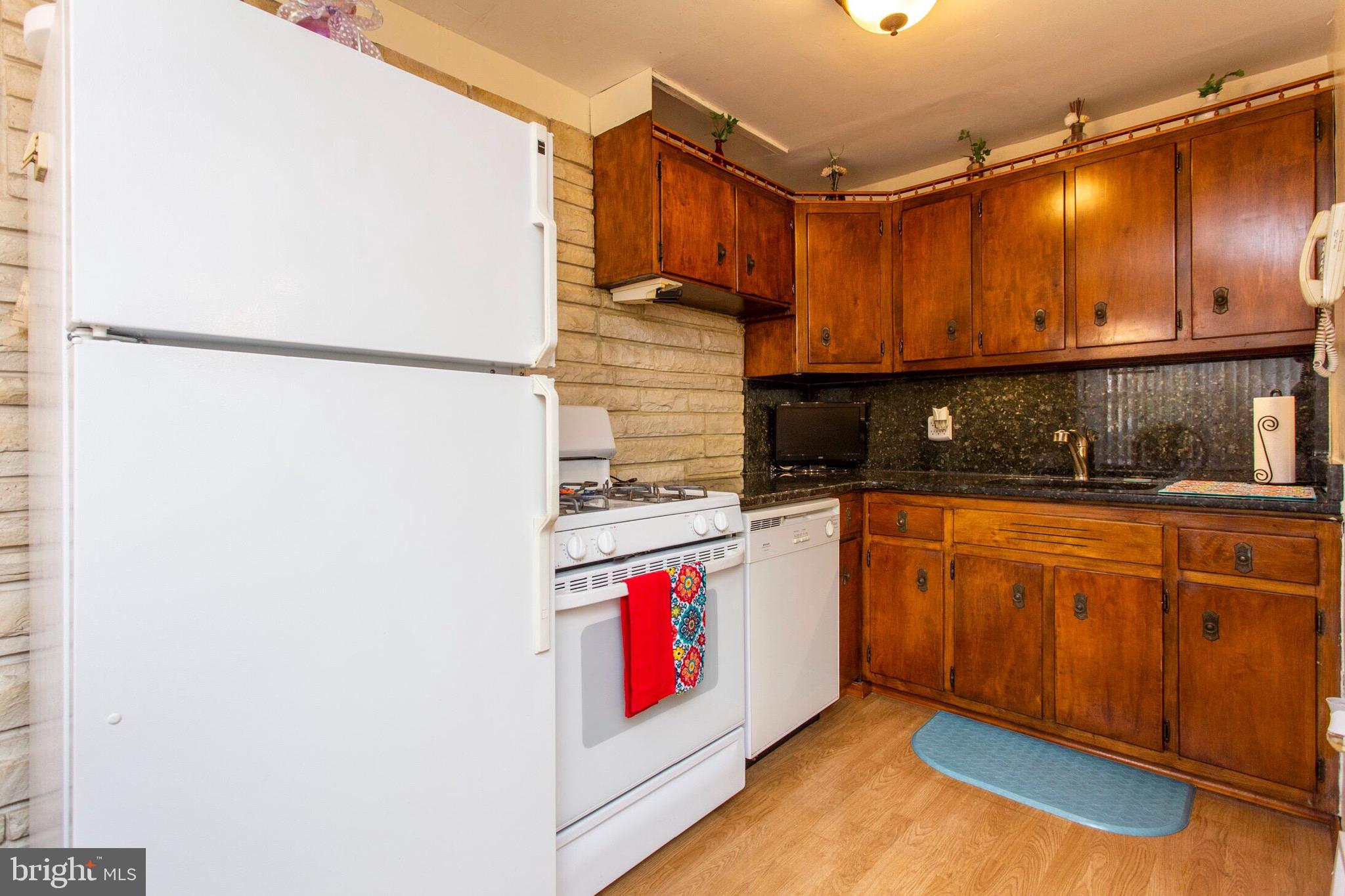 2092 Kent Road Folcroft, PA 19032 - Photo 11 of 19 Kitchen