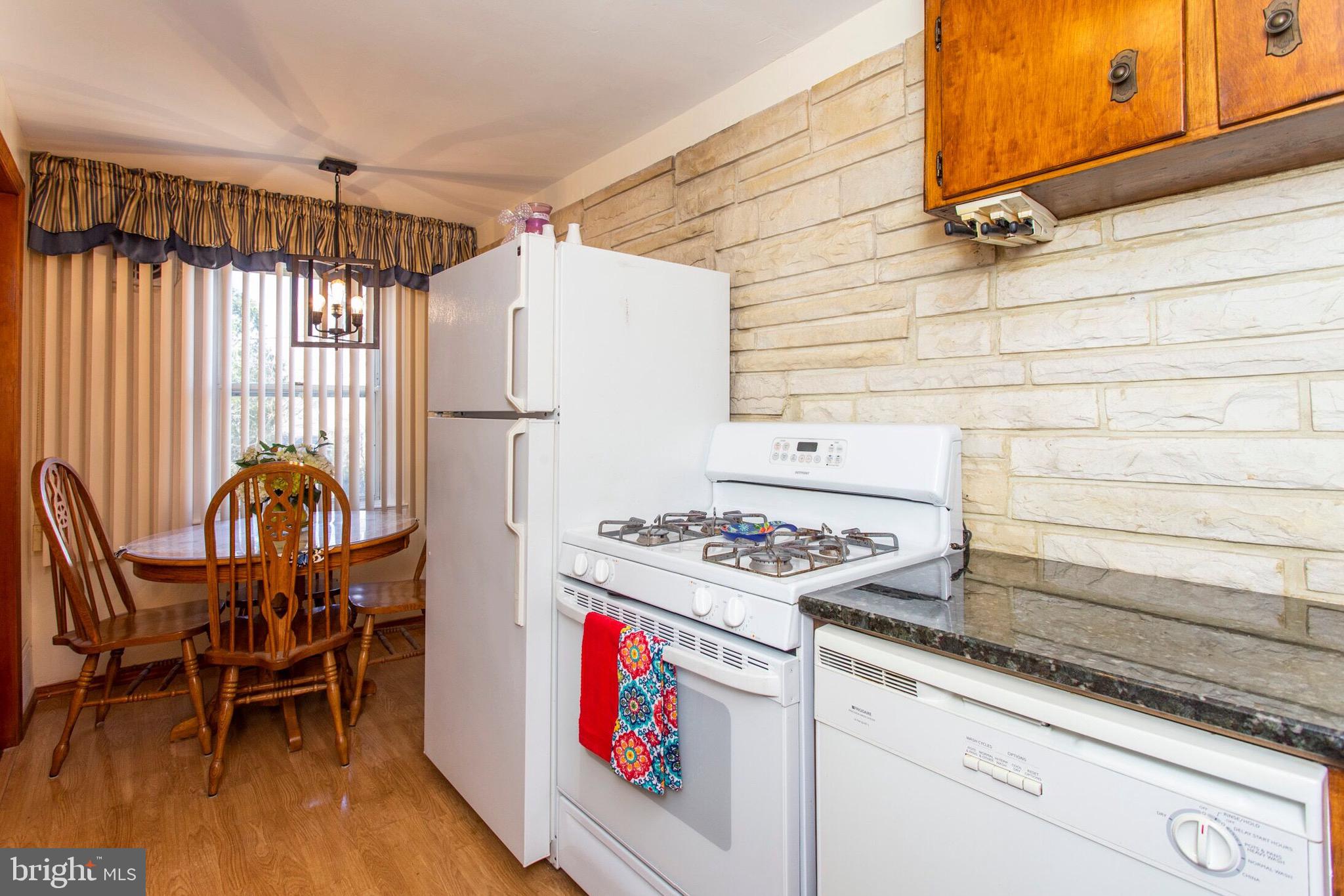 2092 Kent Road Folcroft, PA 19032 - Photo 10 of 19 Kitchen