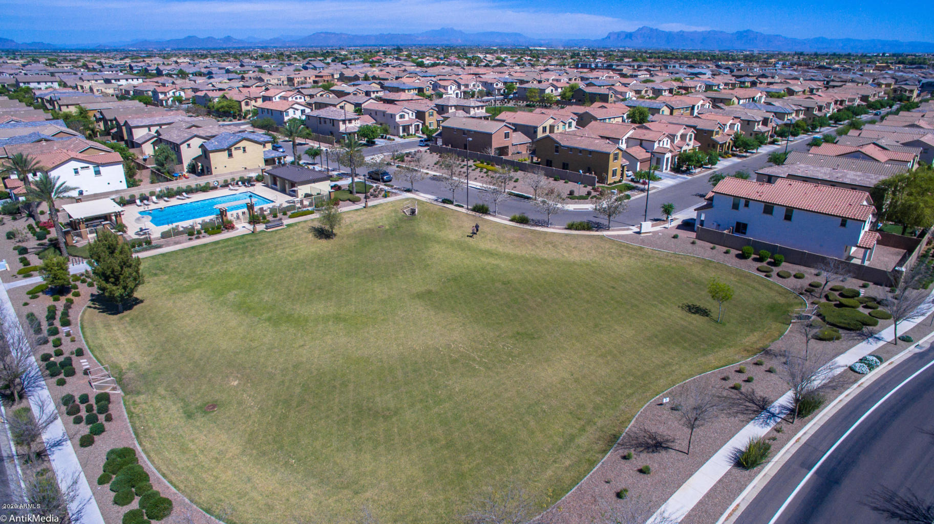 2133 South Martingale Road Gilbert, AZ 85295 - Photo 54 of 54 20170317225327983435000000-o