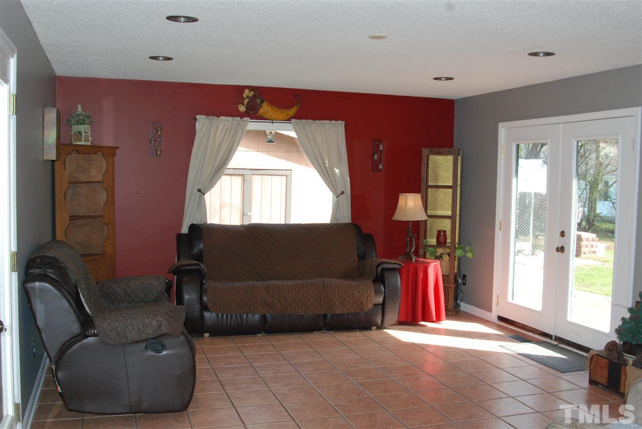 220 Robin Loop Dunn, NC 28334 - Photo 4 of 25 Gallery Image 4