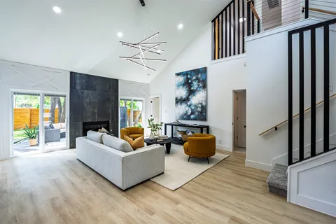$720,000 | 9111 Hazelhurst Drive, Austin, TX 78729