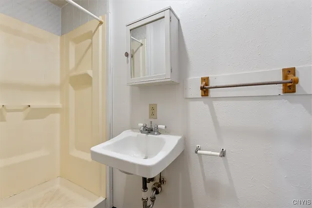 $400,000 | 318 East Division Street, Syracuse, NY 13208