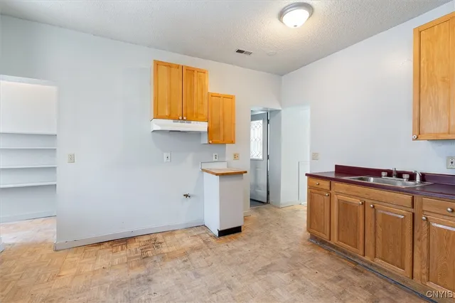 $400,000 | 318 East Division Street, Syracuse, NY 13208