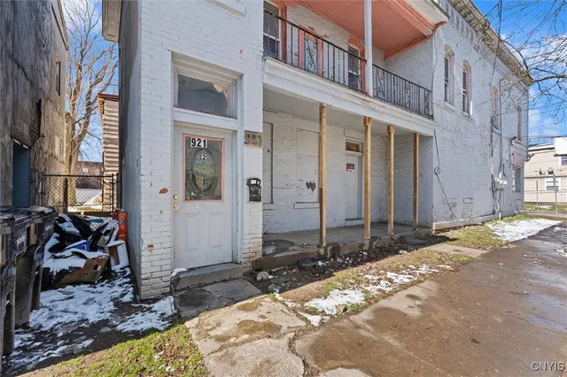 $400,000 | 318 East Division Street, Syracuse, NY 13208