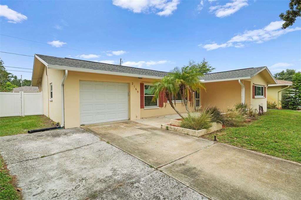 2169 Pine Ridge Drive Clearwater, FL 33763 - Photo 6 of 51