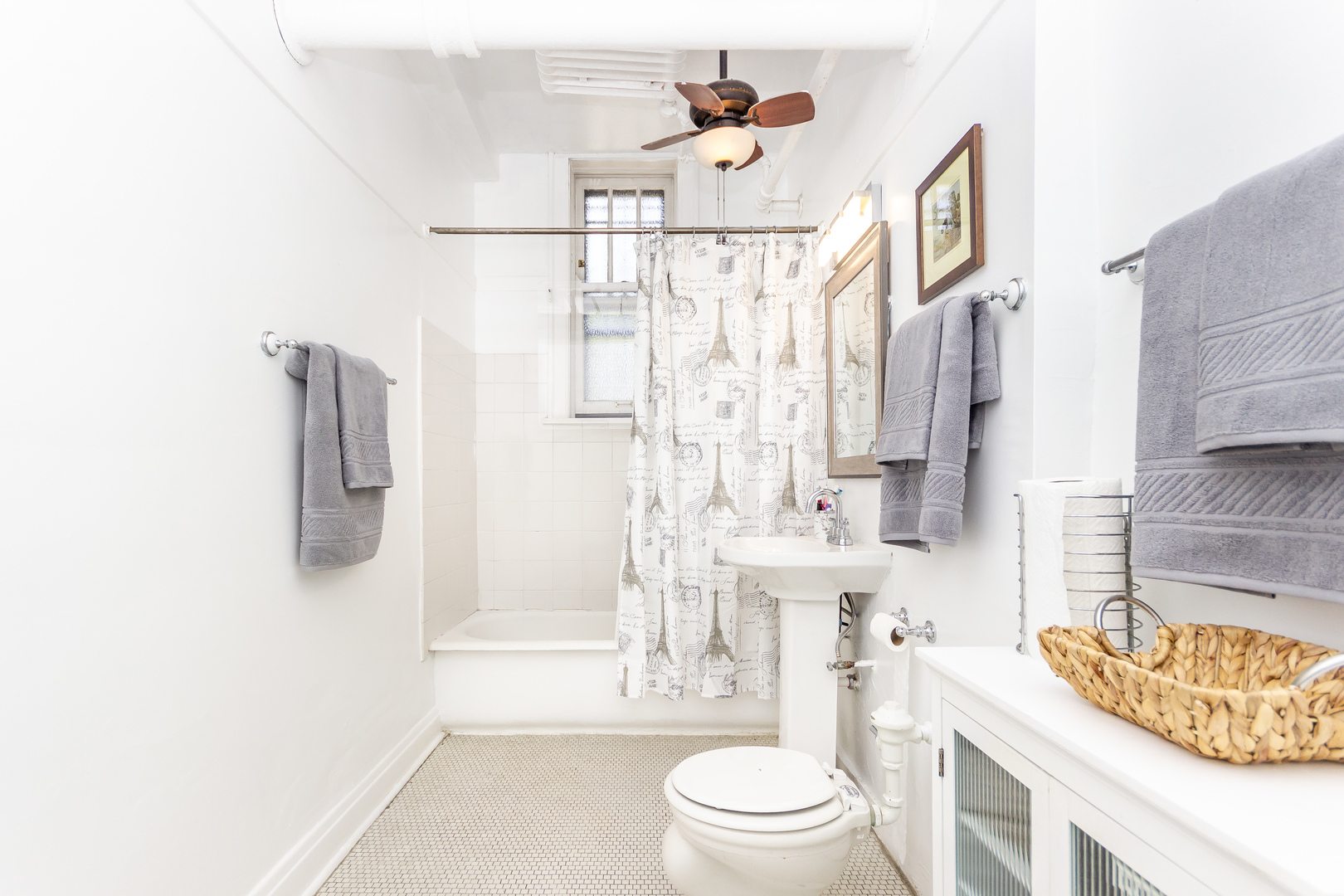 1360 East Madison Park, Unit B Chicago, IL 60615 - Photo 11 of 19 a bathroom with a sink toilet and shower