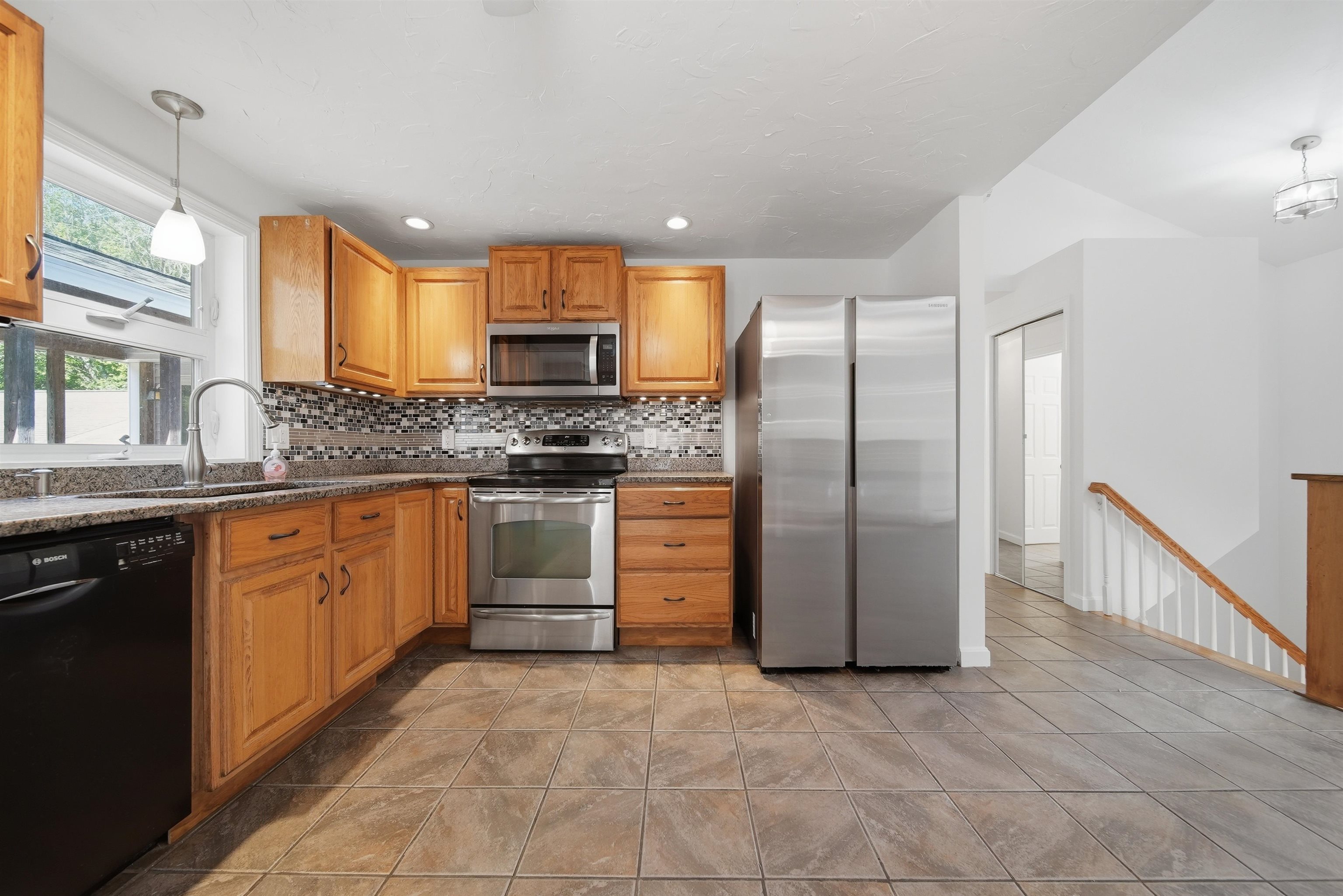 7 Wingate Road Sandown, NH 03873 - Photo 9 of 58 Gallery Image 9