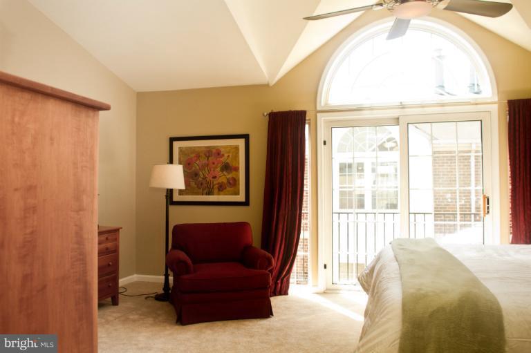3026 South Glebe Road, Unit 3026 Arlington, VA 22206 - Photo 1 of 29 Bedroom (Master)