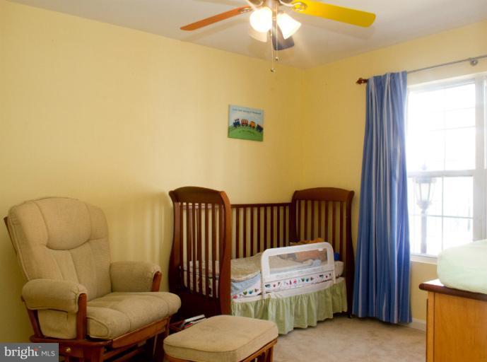 3026 South Glebe Road, Unit 3026 Arlington, VA 22206 - Photo 13 of 29 Bedroom 2