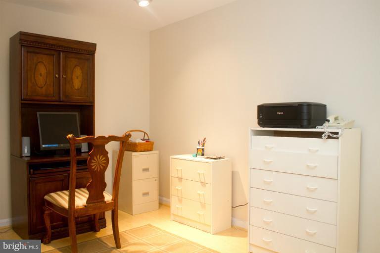 3026 South Glebe Road, Unit 3026 Arlington, VA 22206 - Photo 15 of 29 Office