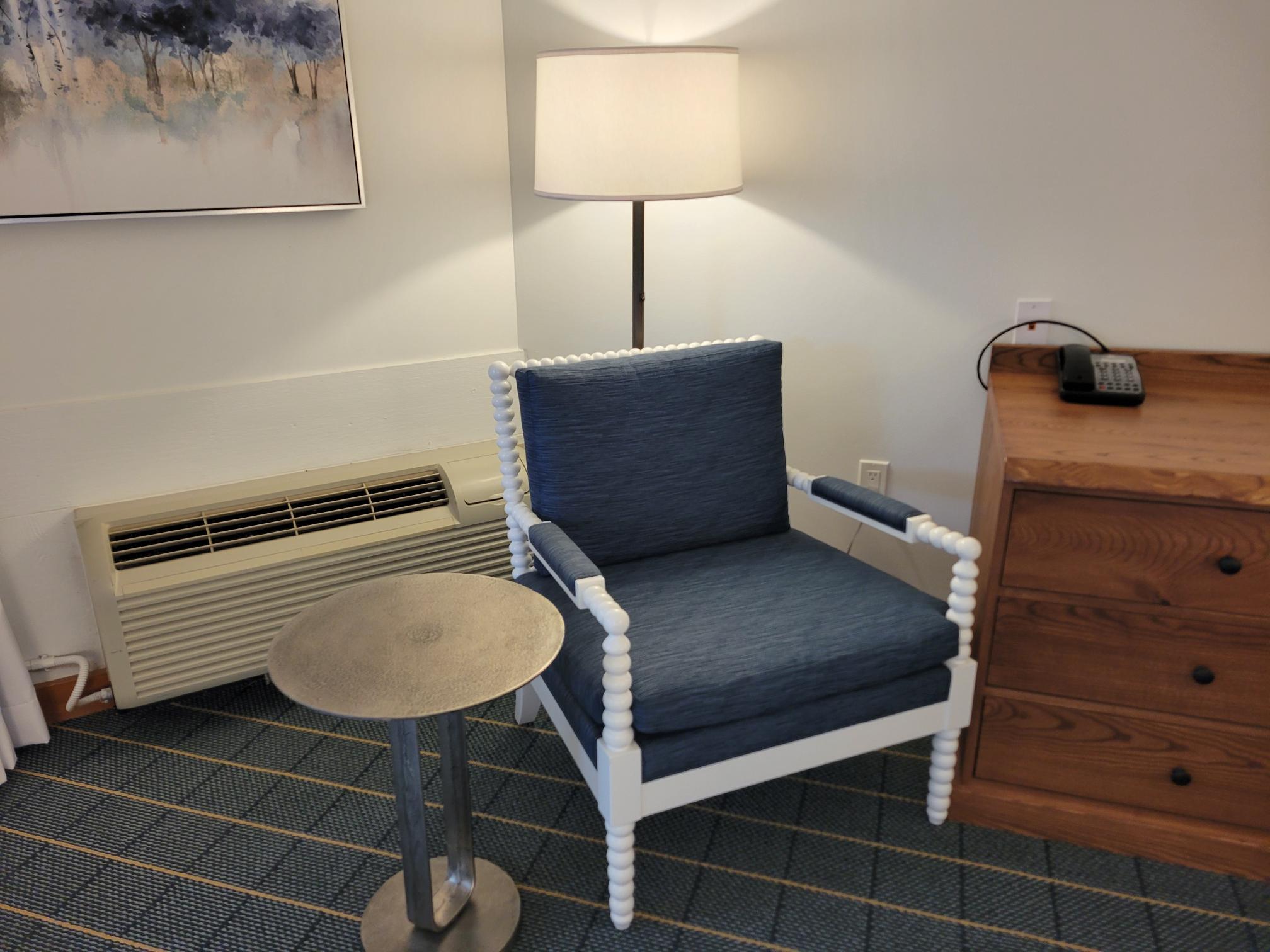 2400 Geneva Street, Unit 1318 Delavan, WI 53115 - Photo 4 of 31 Sitting Area