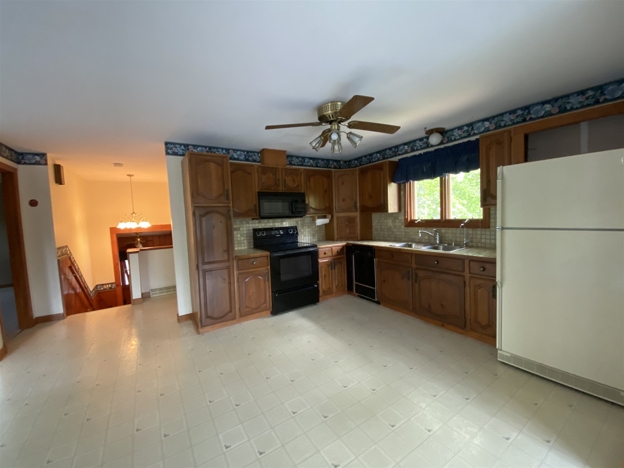 45 Daniels Road Weare, NH 03281 - Photo 11 of 37