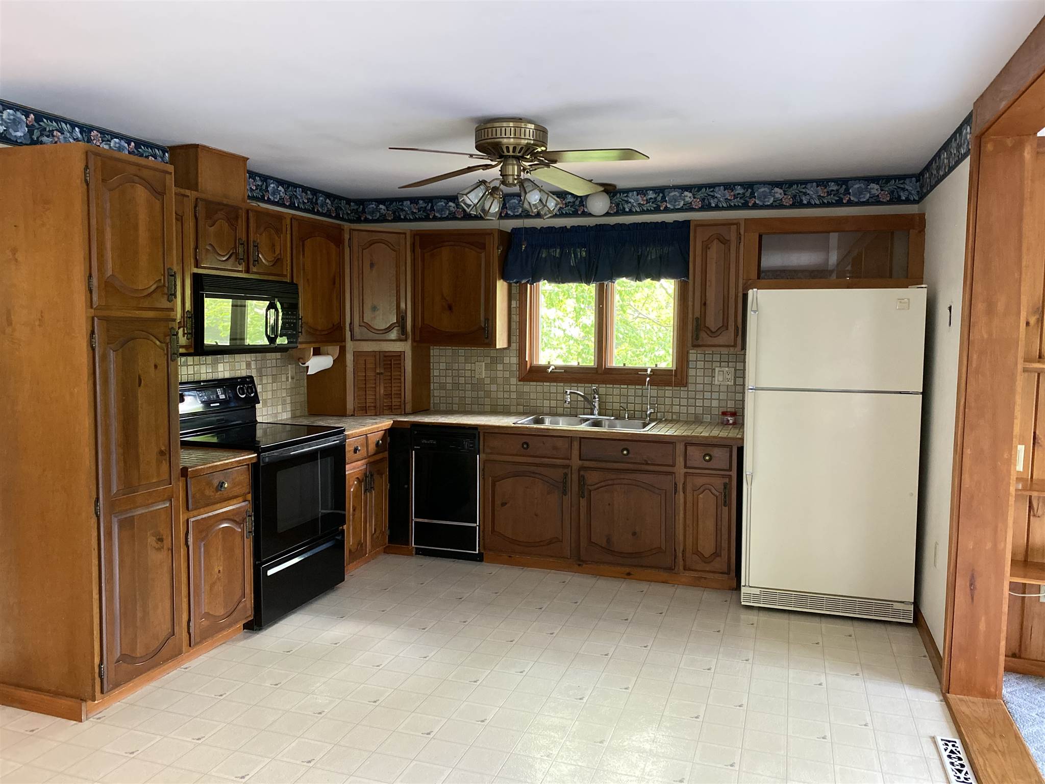 45 Daniels Road Weare, NH 03281 - Photo 12 of 37