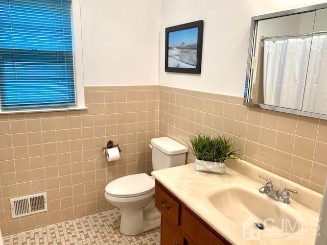 75 Deerfield Road East Brunswick, NJ 08816 - Photo 18 of 27 Gallery Image 18
