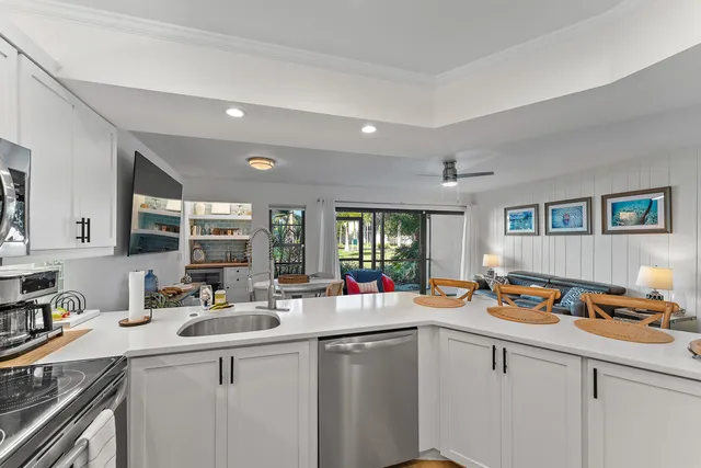 $337,900 | 1605 Highway 1, Unit V1104, Jupiter, FL 33477