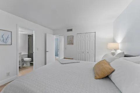 $337,900 | 1605 Highway 1, Unit V1104, Jupiter, FL 33477