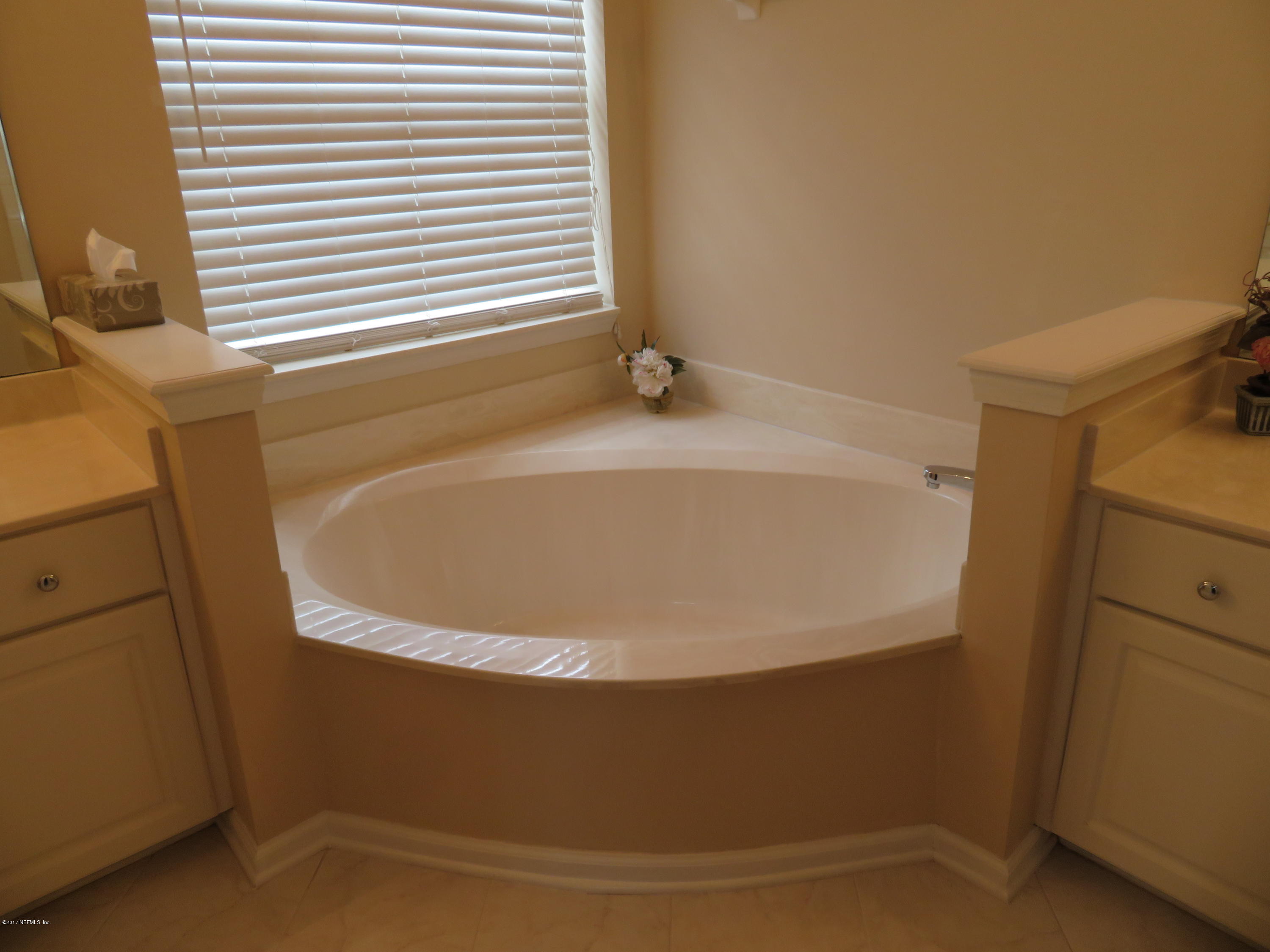 1824 Old Fleming Grove Road Fleming Island, FL 32003 - Photo 20 of 31 MASTER BATH 2