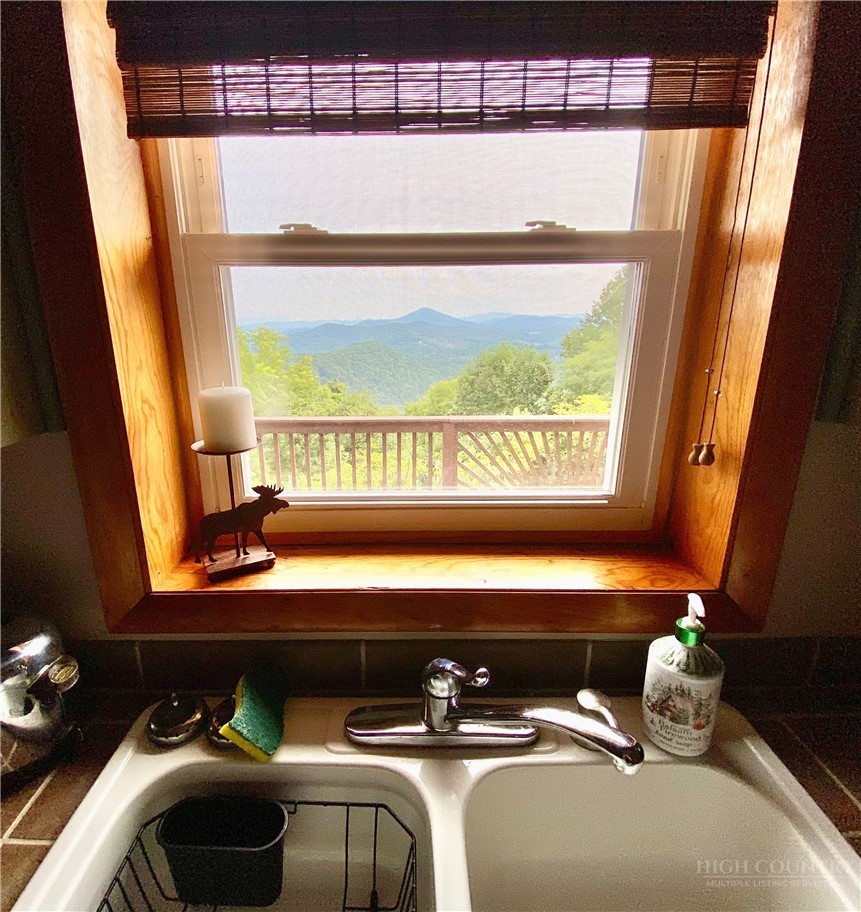 547 Round Knob Ridge Road West Jefferson, NC 28694 - Photo 25 of 30 Gallery Image 25