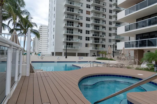 $950,000 | 5757 Collins Avenue, Unit 1604, Miami Beach, FL 33140