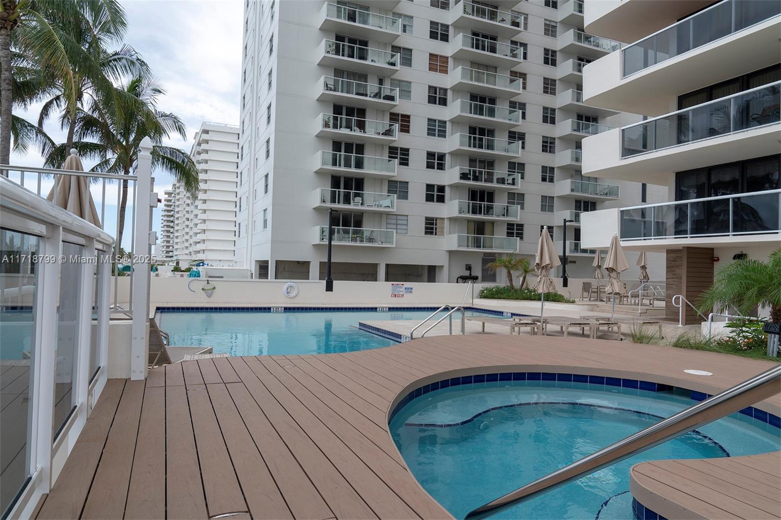 5757 Collins Avenue, Unit 1604 Miami Beach, FL 33140 - Photo 11 of 57 Jacuzzi and L Pool