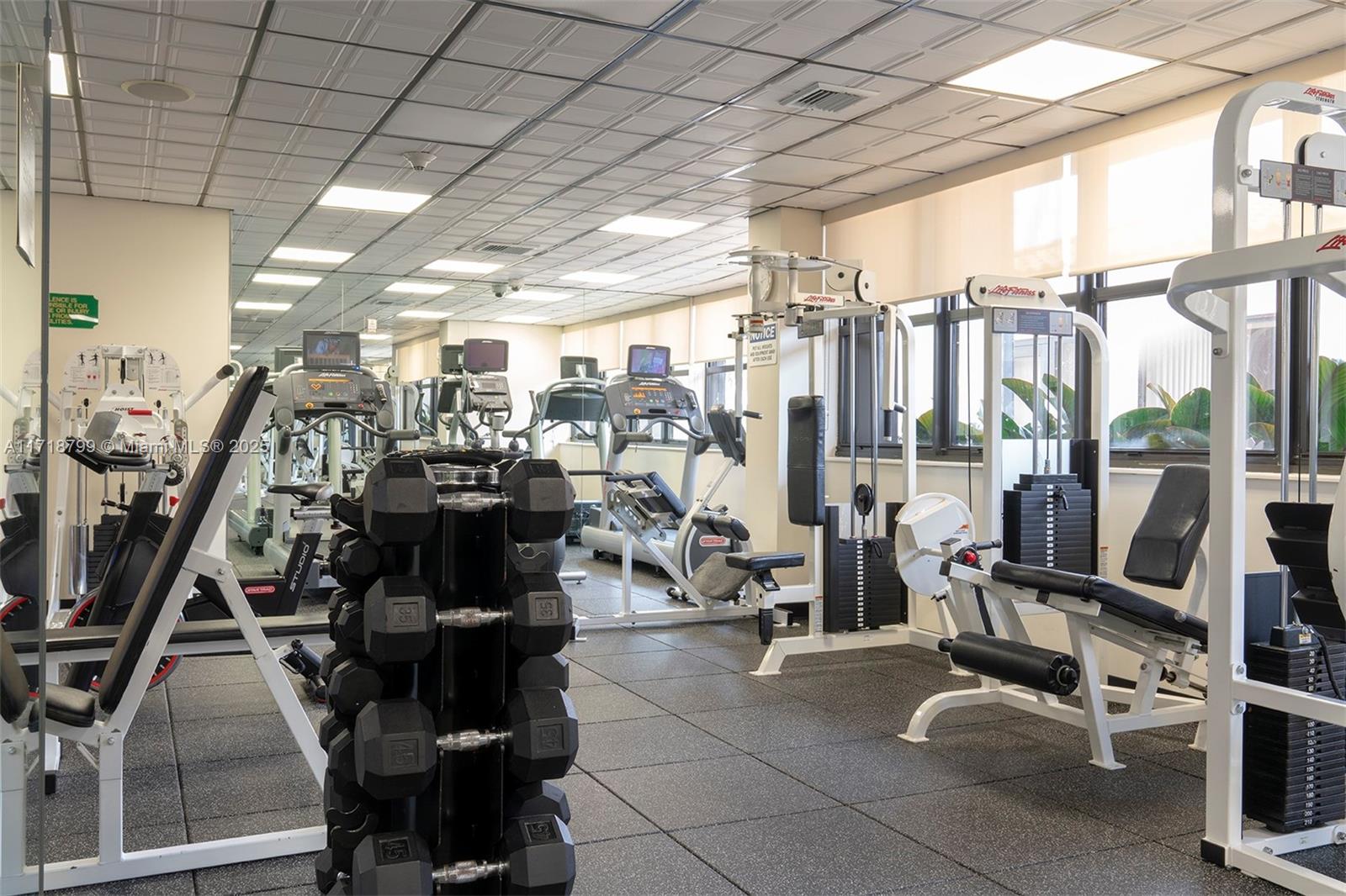 5757 Collins Avenue, Unit 1604 Miami Beach, FL 33140 - Photo 30 of 57