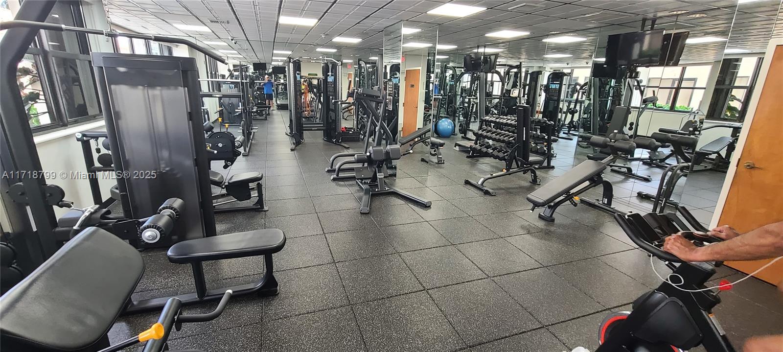 5757 Collins Avenue, Unit 1604 Miami Beach, FL 33140 - Photo 32 of 57