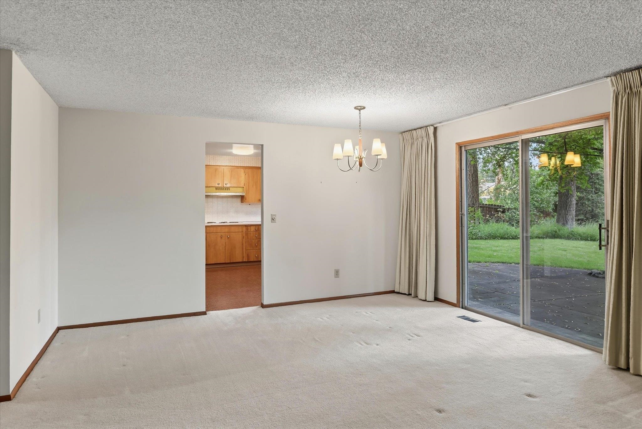 204 West 33rd Avenue Spokane, WA 99203 - Photo 8 of 37