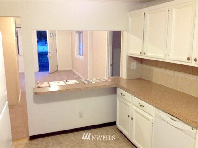 5845 Southwest Old Clifton Road Port Orchard, WA 98367 - Photo 5 of 9 Gallery Image 5