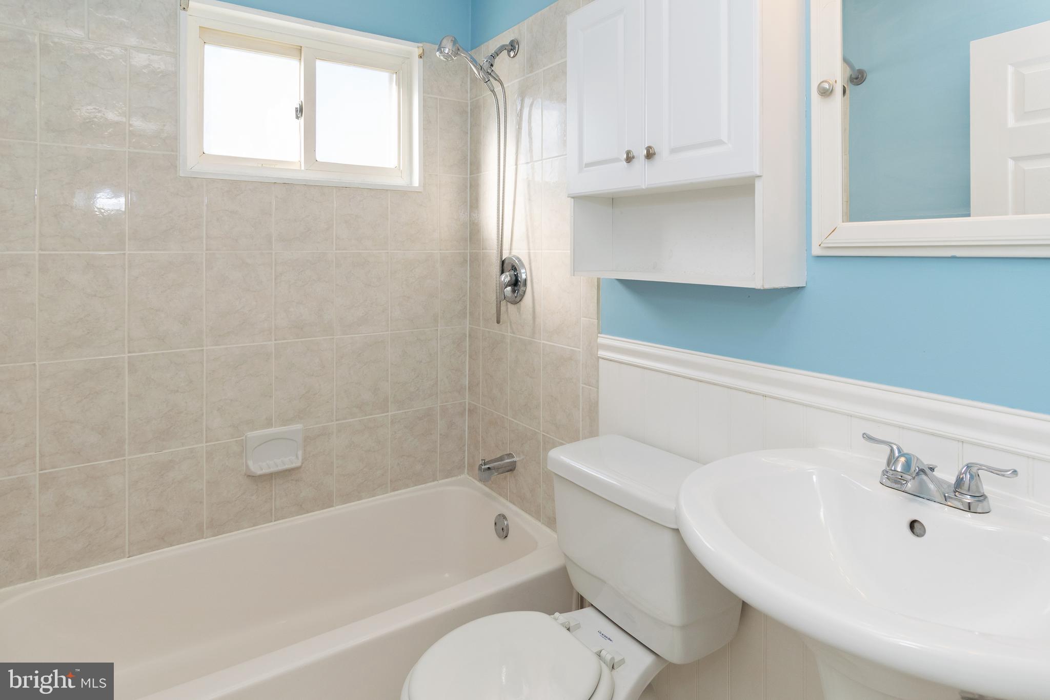 2816 Southbrook Road Baltimore, MD 21222 - Photo 20 of 24 Full Bath on Upper Level
