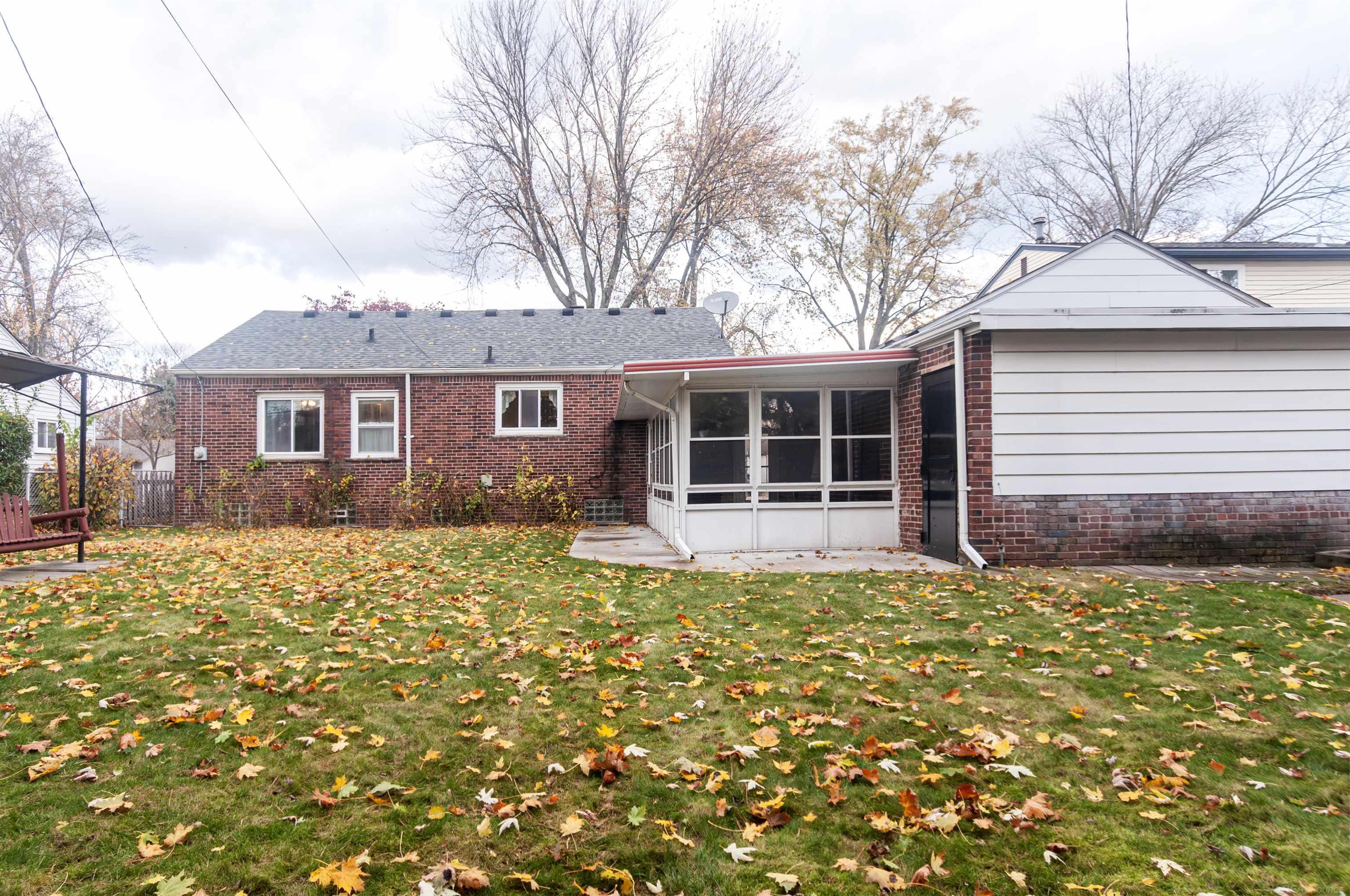 2039 Hampton Road Grosse Pointe Woods, MI 48236 - Photo 30 of 31