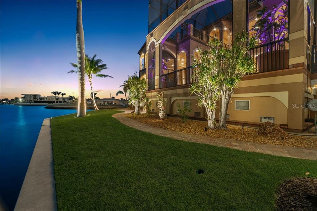 266 Bangsberg Road Southeast Port Charlotte, FL 33952 - Photo 86 of 100 a view of a backyard