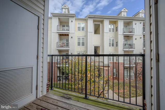 $1,895 | 21216 McFadden Square, Unit 206, Sterling, VA 20165