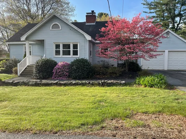 $715,000 | 207 Salem Street, Wilmington, MA 01887