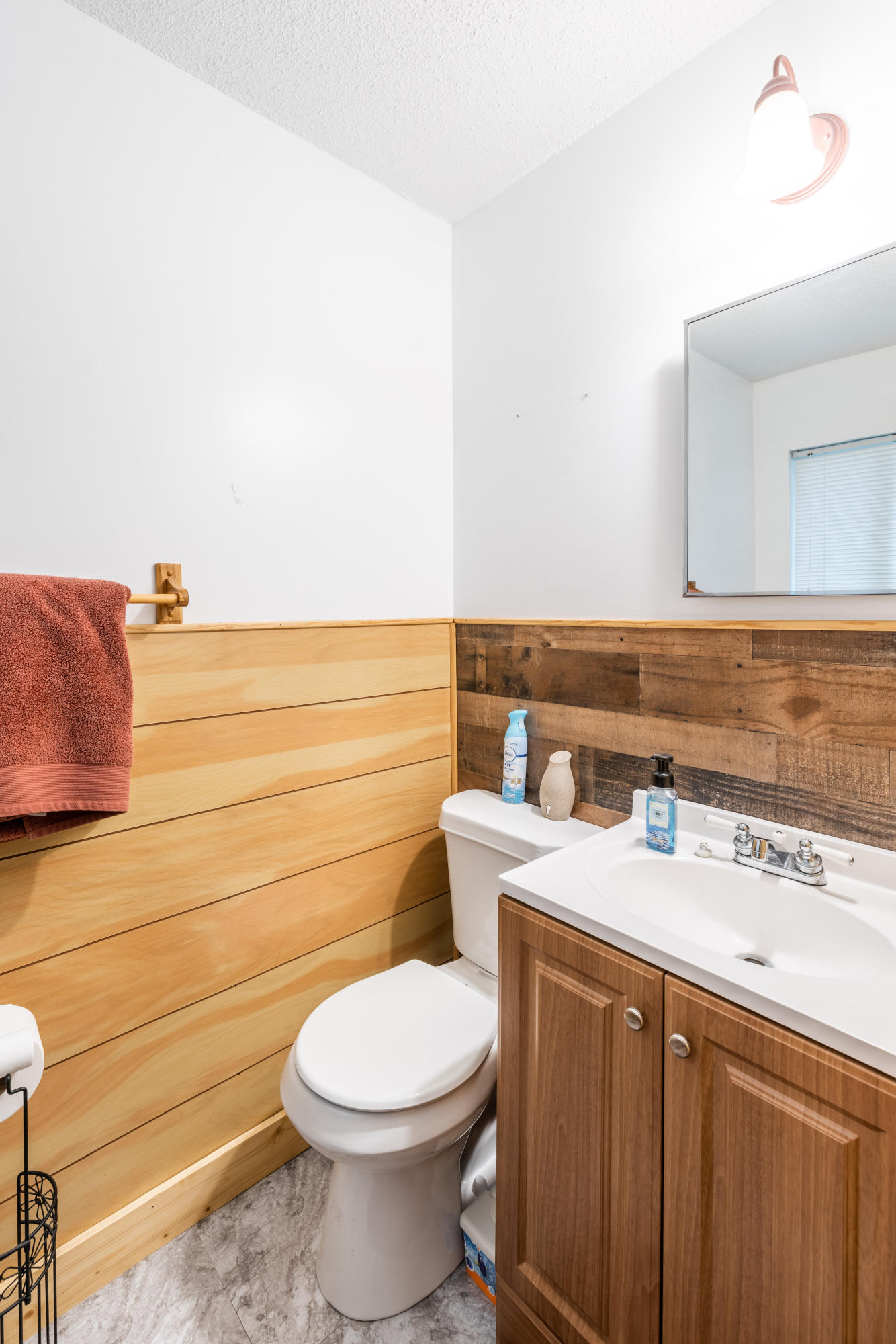 4502 Dumac Road Chattanooga, TN 37416 - Photo 11 of 22 master 1/2 bath